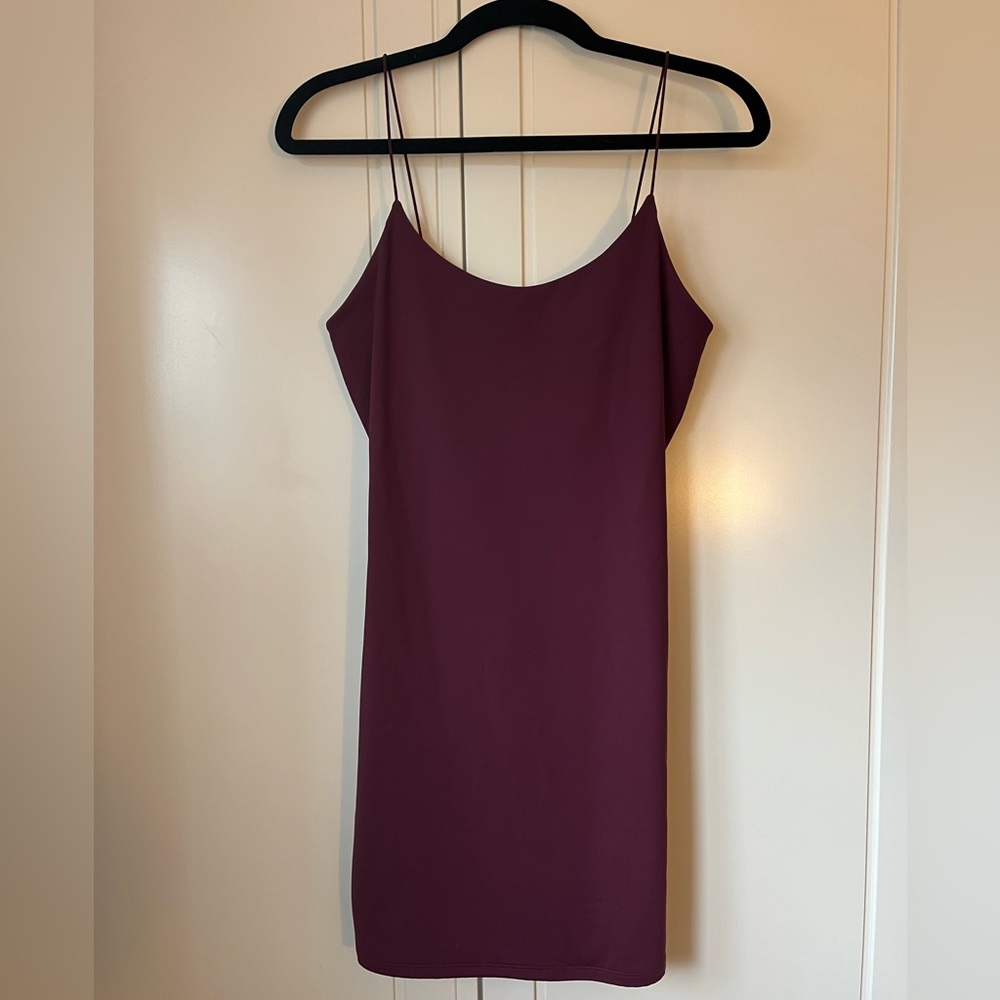 BURGUNDY BODY CON MINI DRESS WITH BUNGEE STRAPS - NEW WITH TAGS
